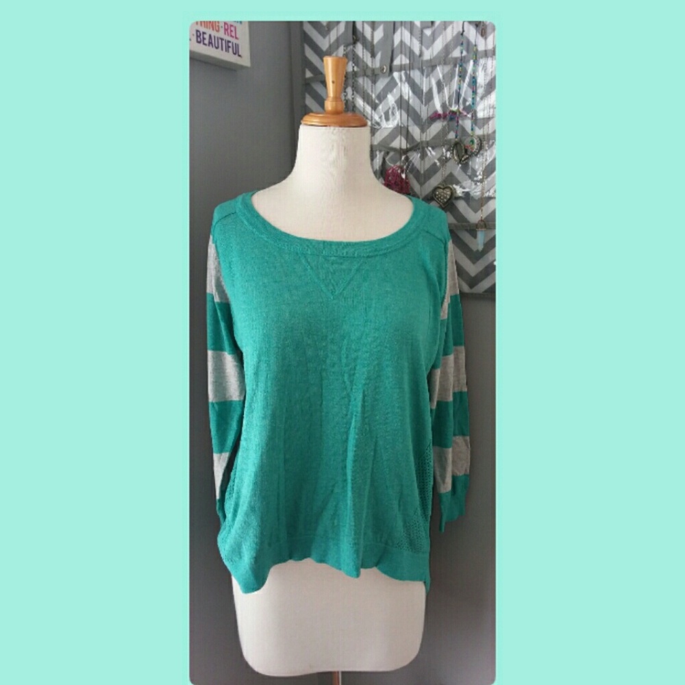 Lightweight sweater